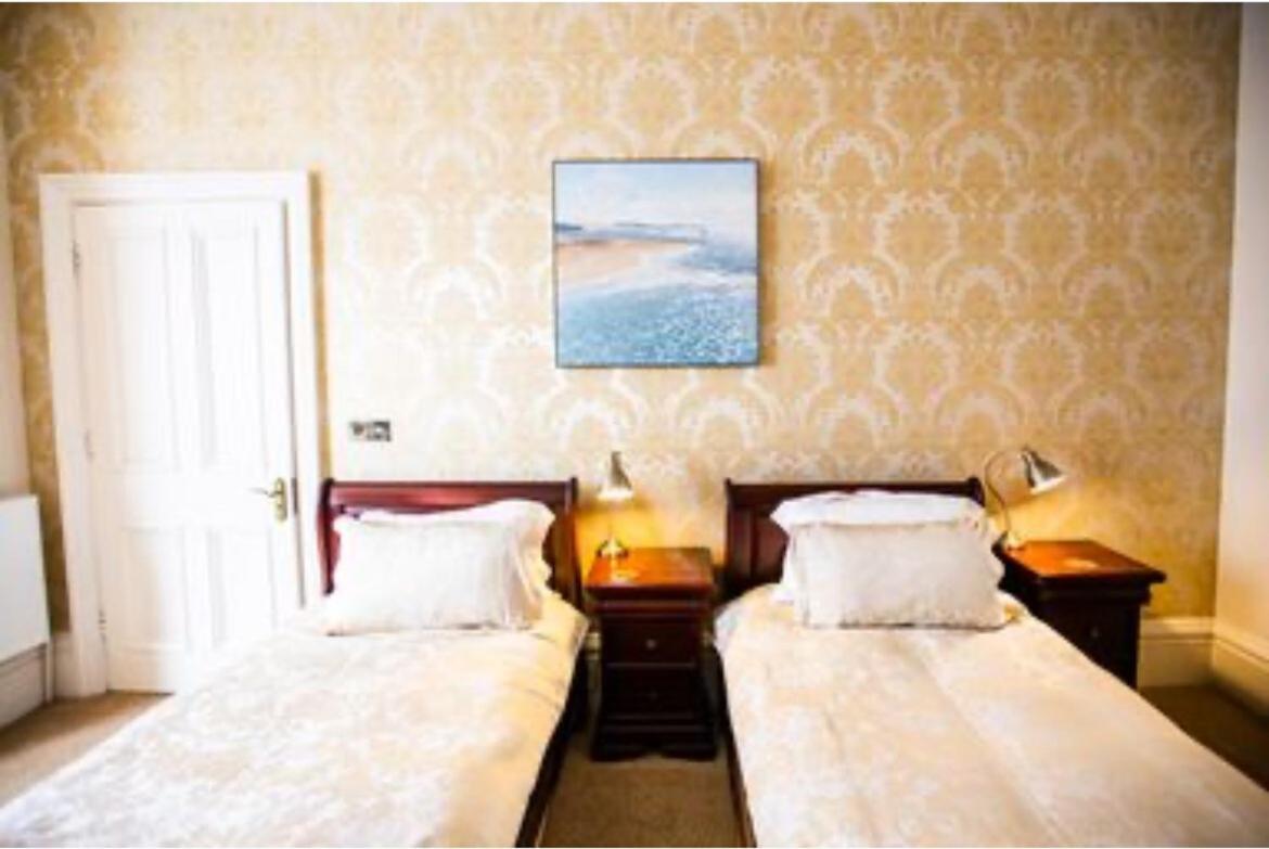 Abbotsleigh Of Whitby Bed and Breakfast Εξωτερικό φωτογραφία